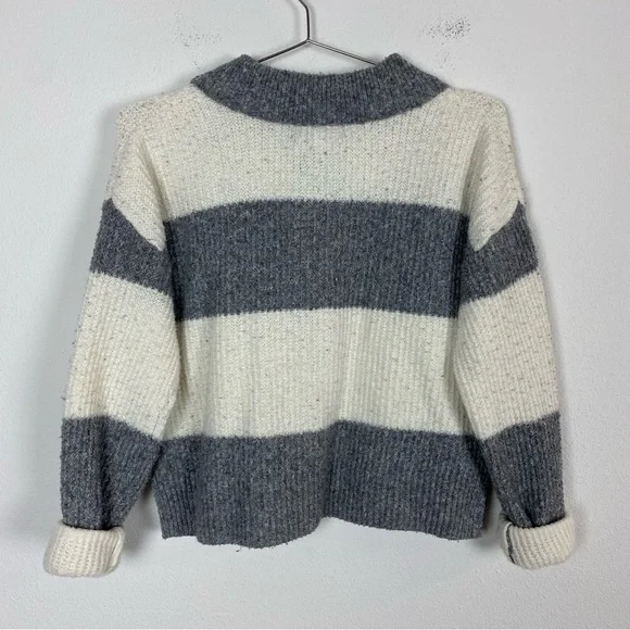 Pink Rose Gray & White Ribbed Collared Sweater - Picture 2 of 9